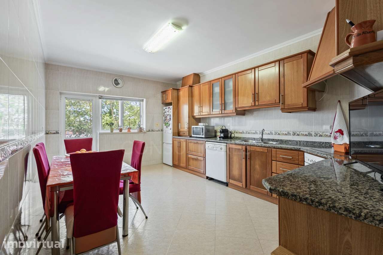 Apartamento T3 de excelência com Garagem e Terraço Privativo - Grande imagem: 4/24