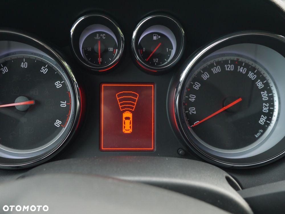 Opel Astra 1.4 Turbo Innovation - 24