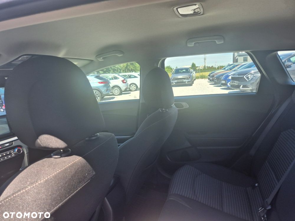 Kia Ceed 1.5 T-GDI M - 12