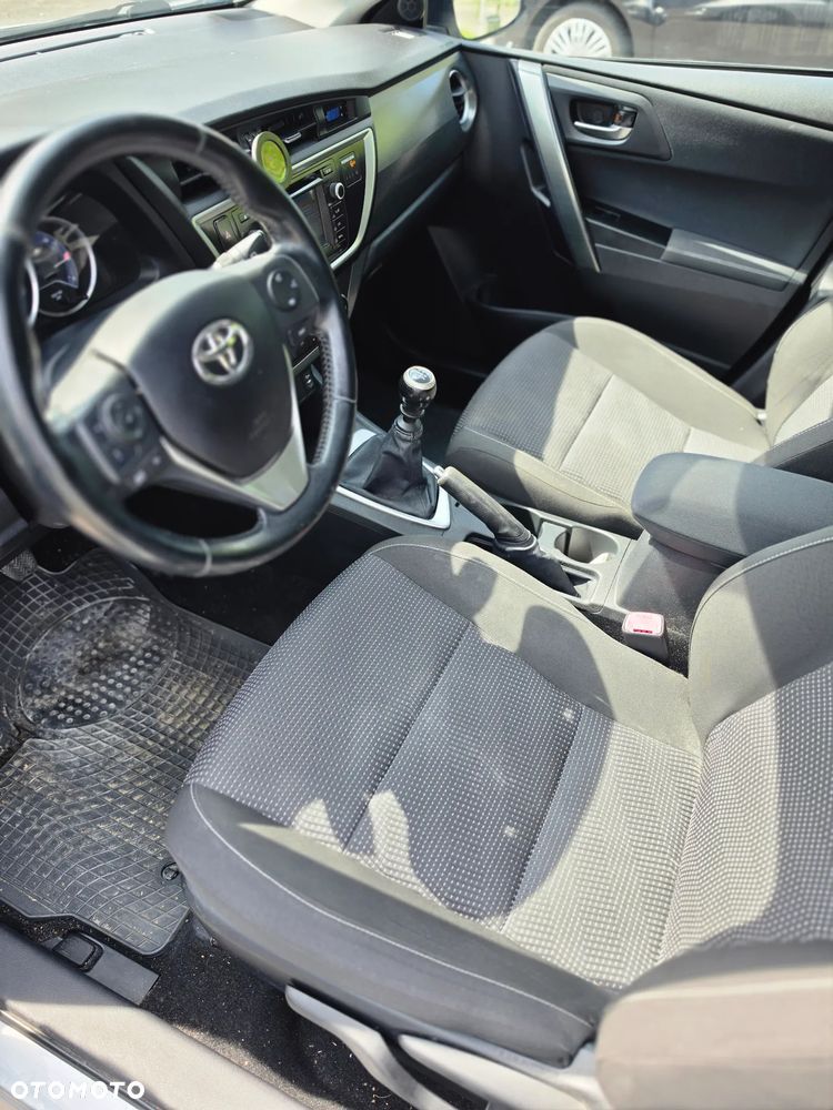 Toyota Auris - 5