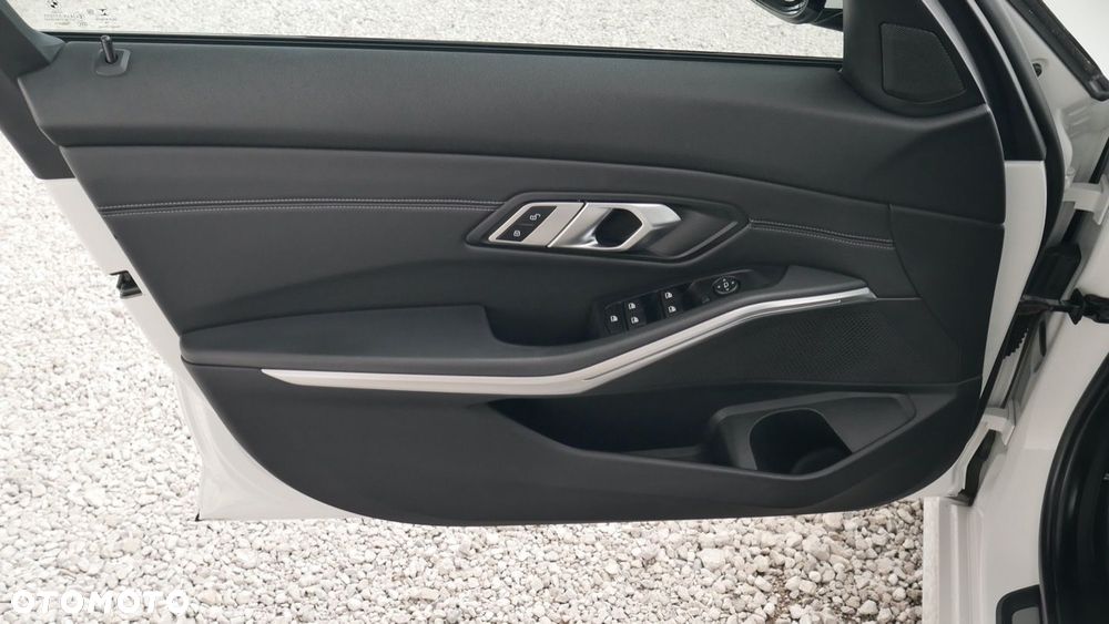 BMW Seria 3 - 17