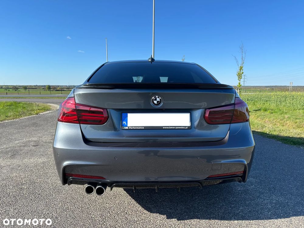 BMW Seria 3 330d xDrive Sport-Aut Blue Performance Sport Line - 11