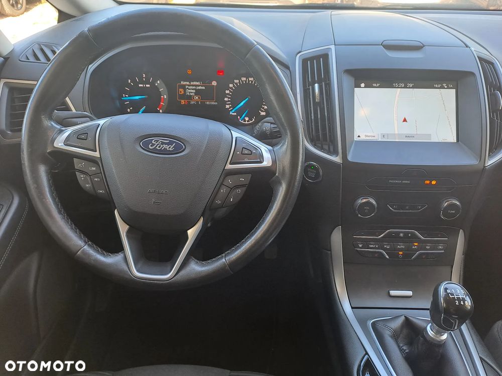Ford S-Max - 16