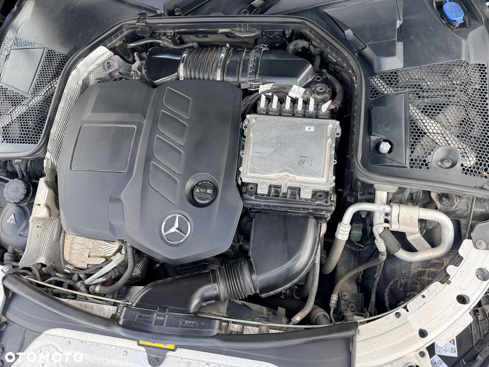 Mercedes-Benz Klasa C 220 d 4Matic 9G-TRONIC Avantgarde - 29