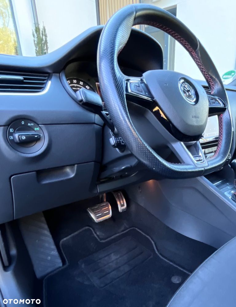 Skoda Octavia 2.0 TDI DSG RS - 16