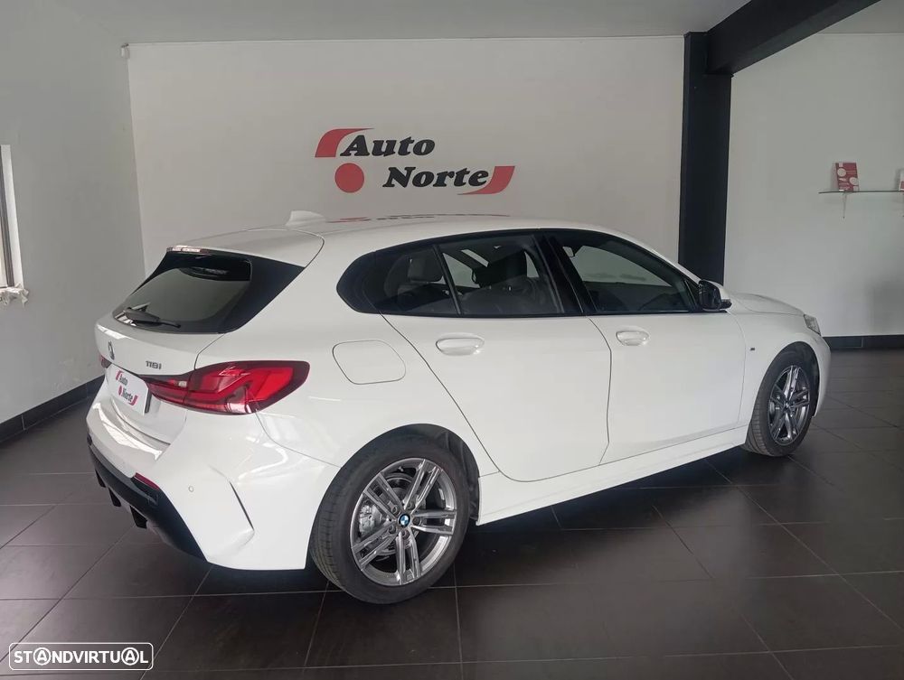 BMW 118 — fotografia 8