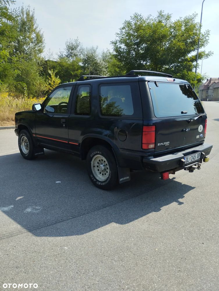Ford Explorer - 4