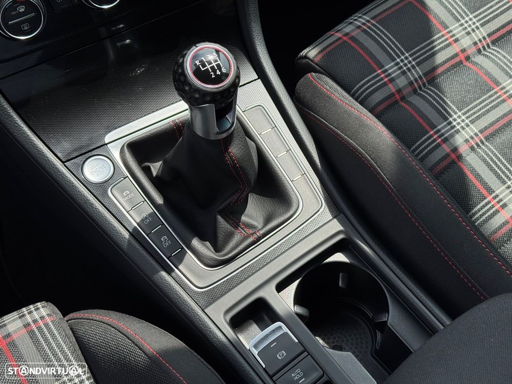 VW Golf GTI Performance BlueMotion - 23