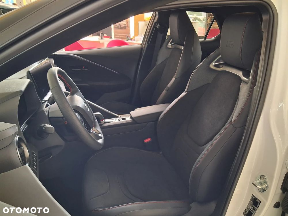 Toyota C-HR 2.0 PHEV Dynamic Force GR Sport - 13