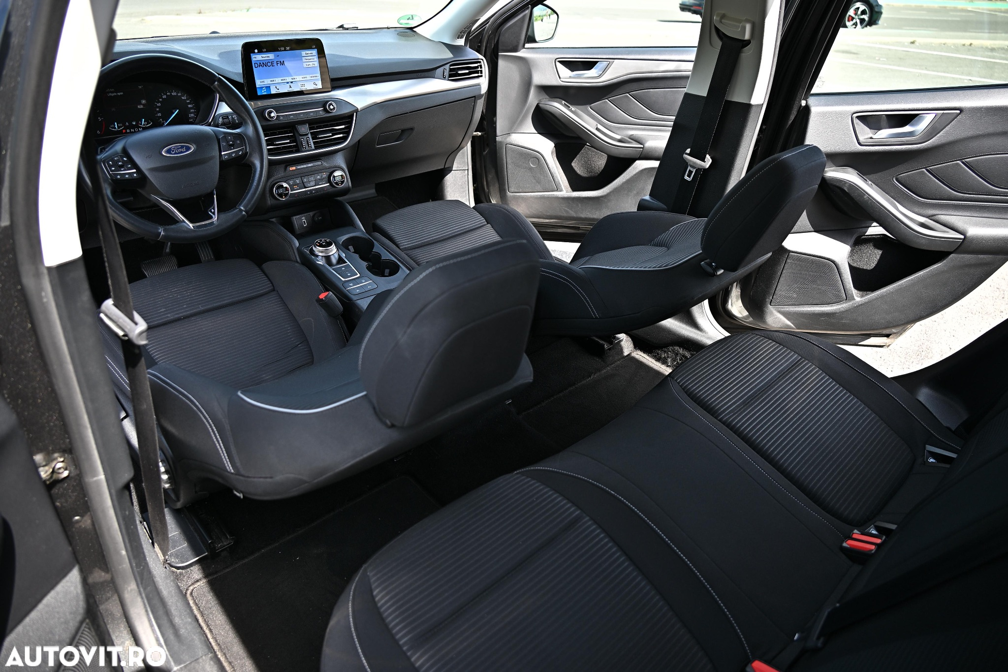 Ford Focus Turnier 1.5 EcoBlue Start-Stopp-System Aut. TITANIUM - 20