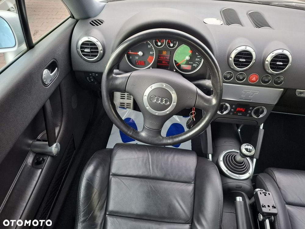Audi TT Coupé - 16