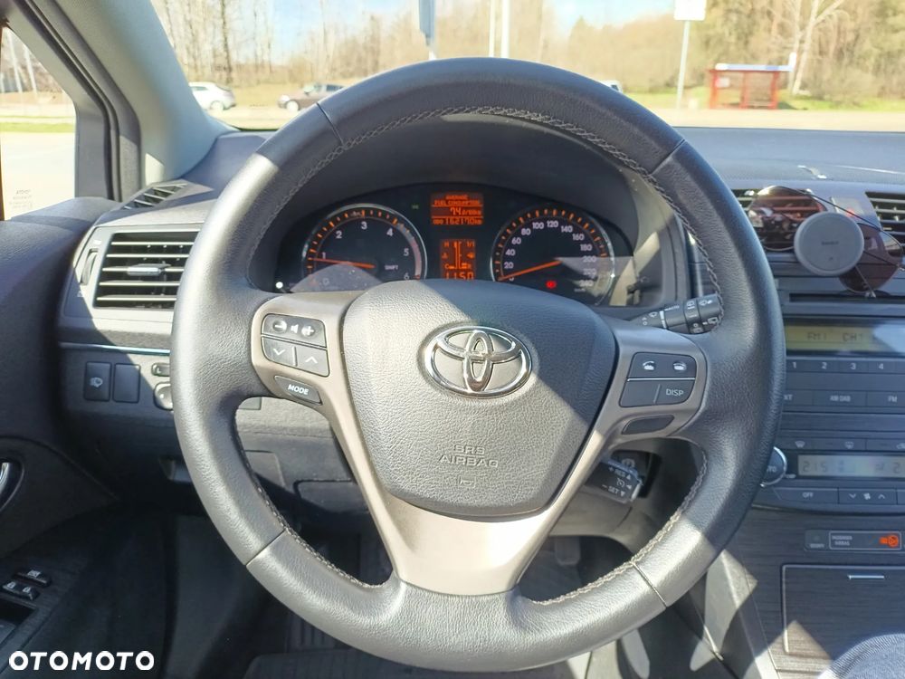 Toyota Avensis 2.0 D-4D 2010 - 8