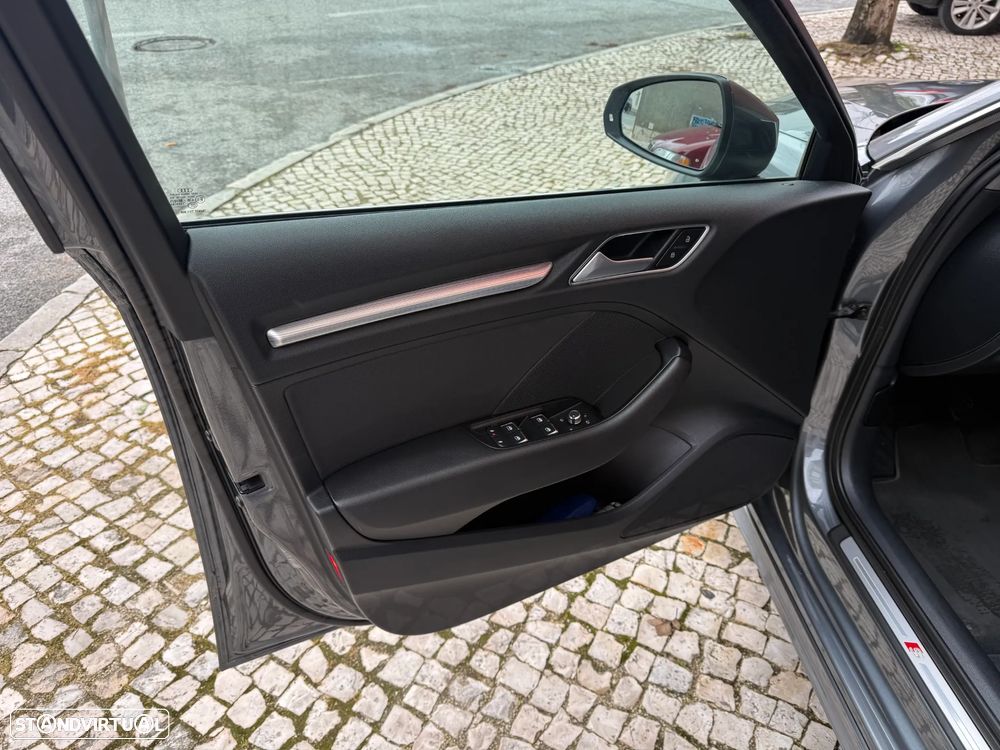 Audi A3 Sportback 1.6 TDI S-line - 12