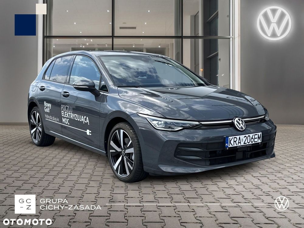 Volkswagen Golf - 8