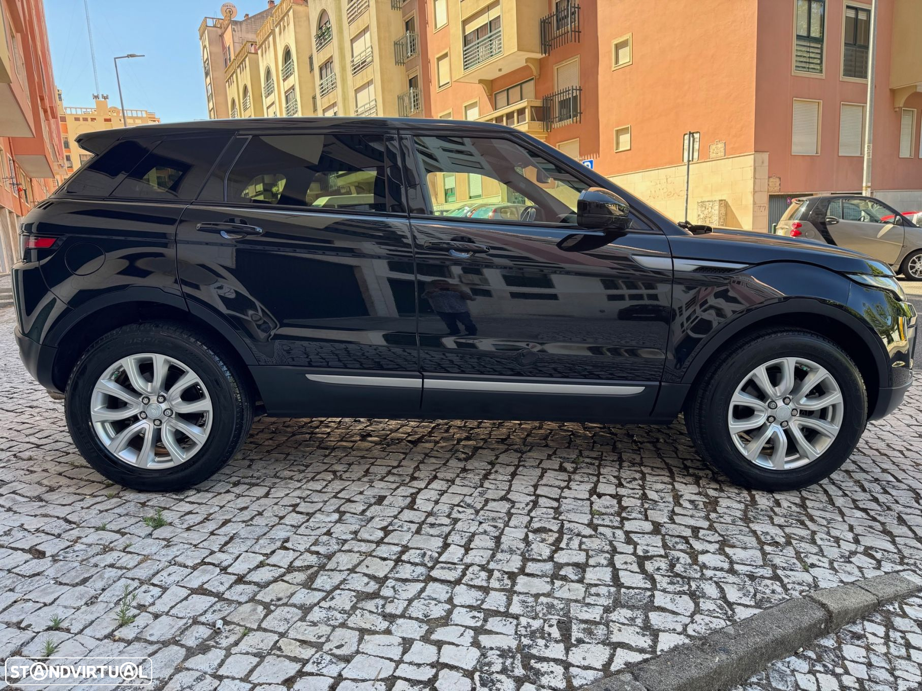 Land Rover Range Rover Evoque 2.0 TD4 SE Dynamic Auto - 4