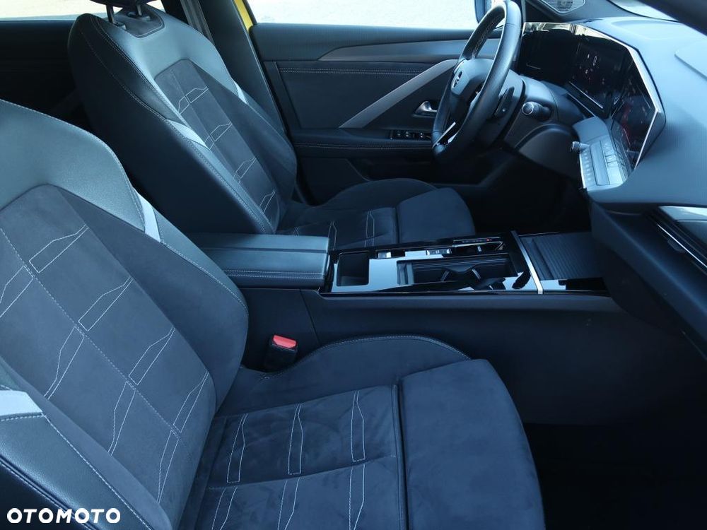 Opel Astra 1.2 T GS S&S - 10