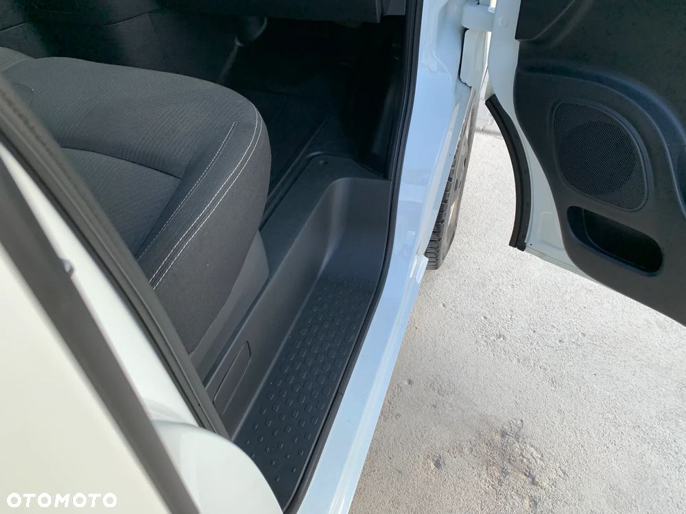 Renault Trafic - 25
