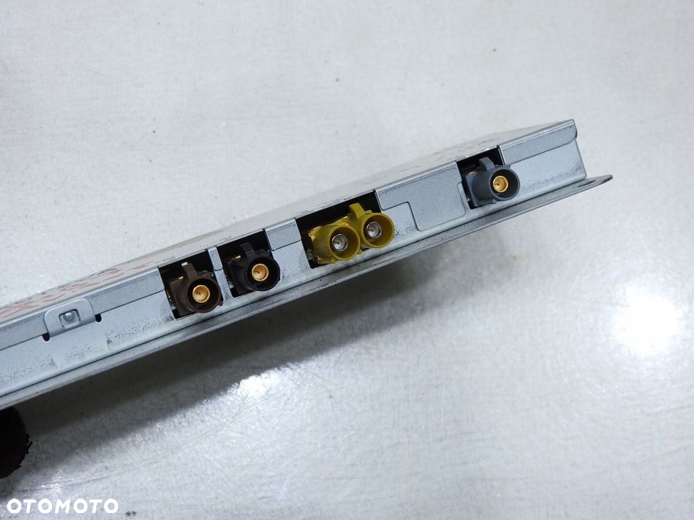 WZMACNIACZ ANTENY AUDI A4 B7 8E9035225P - 4