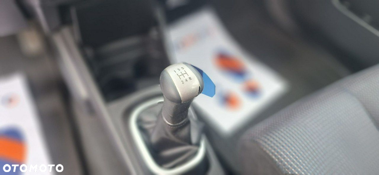 Nissan Tiida - 12