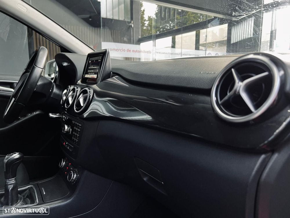 Mercedes-Benz B 180 d Style - 35