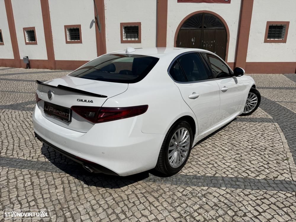 Alfa Romeo Giulia 2.2 D Super AT8 - 5