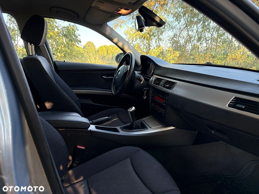 BMW Seria 3 320d - 9