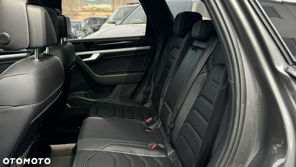 Volkswagen Touareg - 22