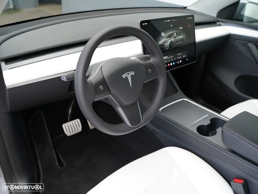 Tesla Model Y Performance Dual Motor AWD - 7
