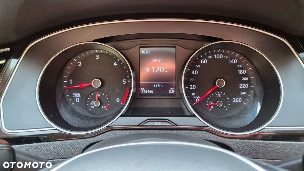 Volkswagen Passat - 24