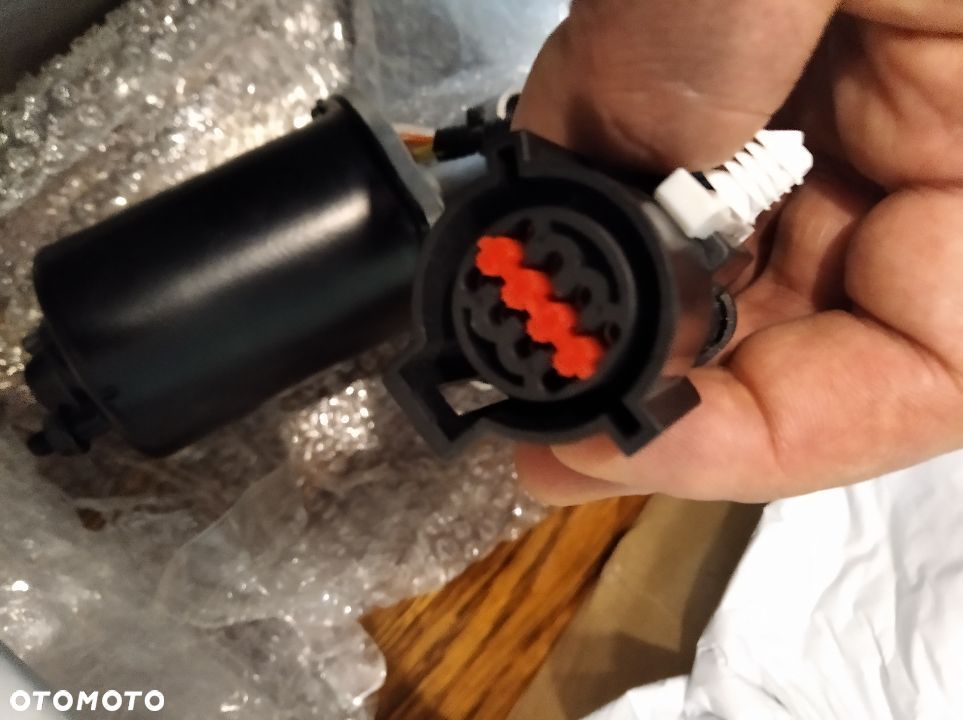 SILNIK silniczek reduktora napedow napedu nastawnik Mercedes-Benz M ML 320 350 430 500 55AMG A1635400888 2.3 2.7 3.2 3.7 4.0 4.3 5.0 5.5 BENZYNA DIESEL A1635400488 A1635400588 A1635400688 A1635400988 - 5