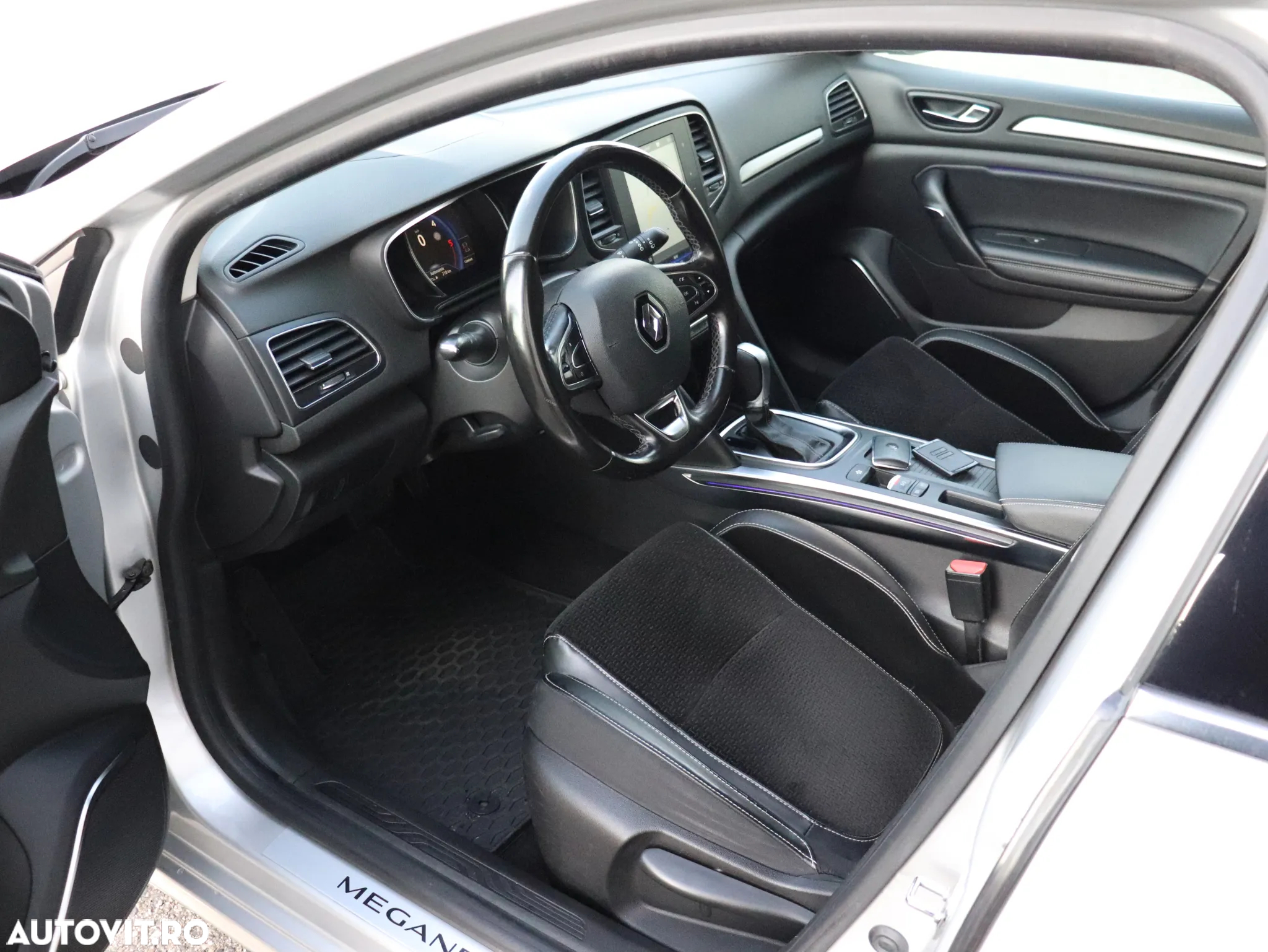 Renault Megane ENERGY dCi 110 EDC INTENS - 3