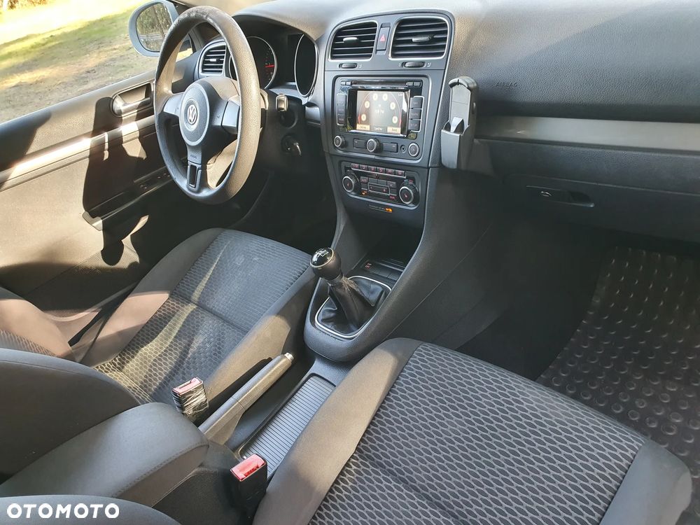 Volkswagen Golf - 10