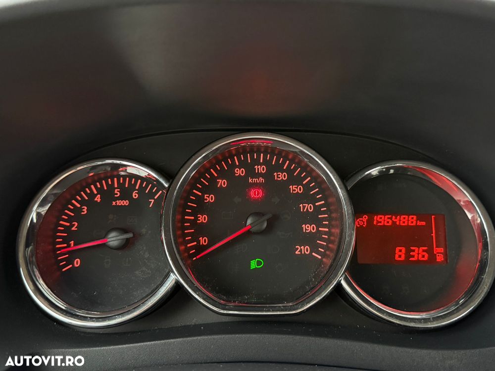 Dacia Lodgy dCi 90 Laureate - 9