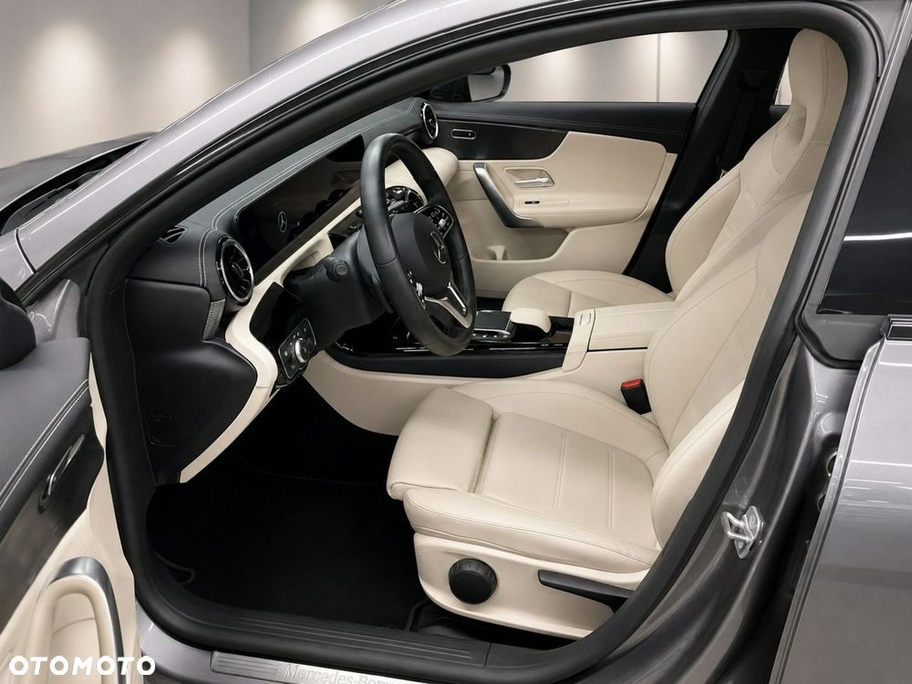 Mercedes-Benz CLA 250 e PHEV 8G-DCT - 4