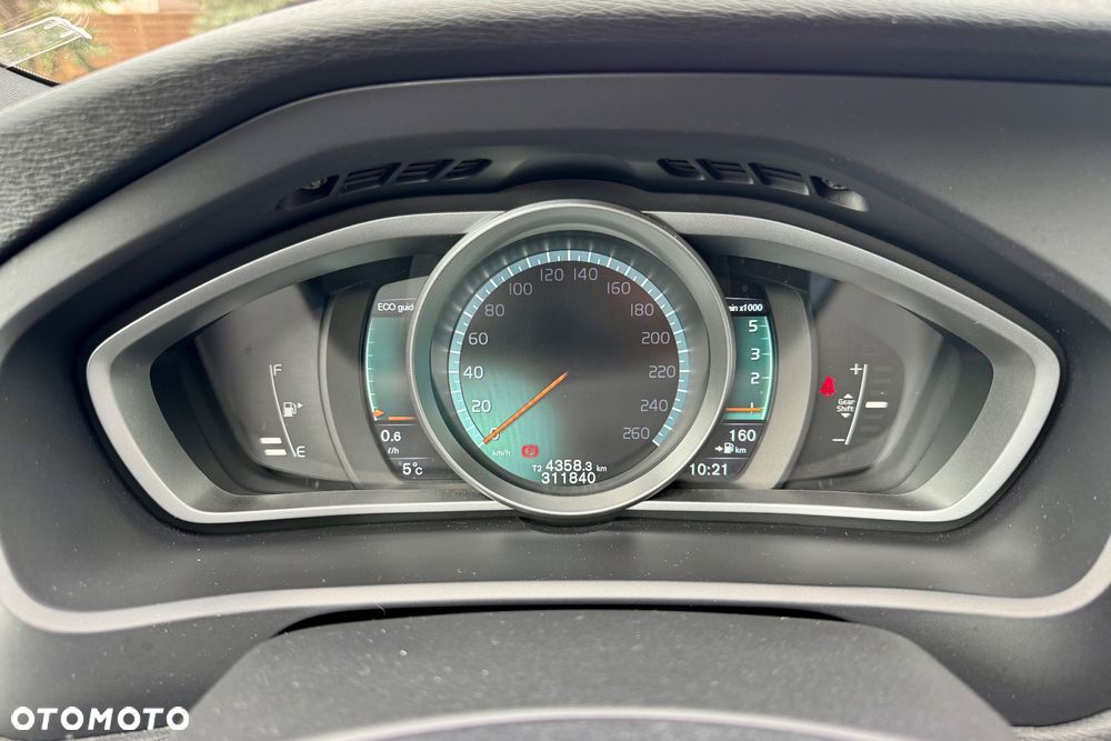 Volvo V40 D2 RDesign - 28