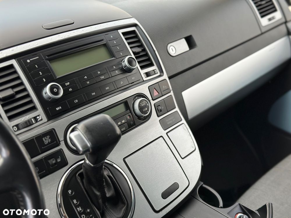 Volkswagen Multivan - 24