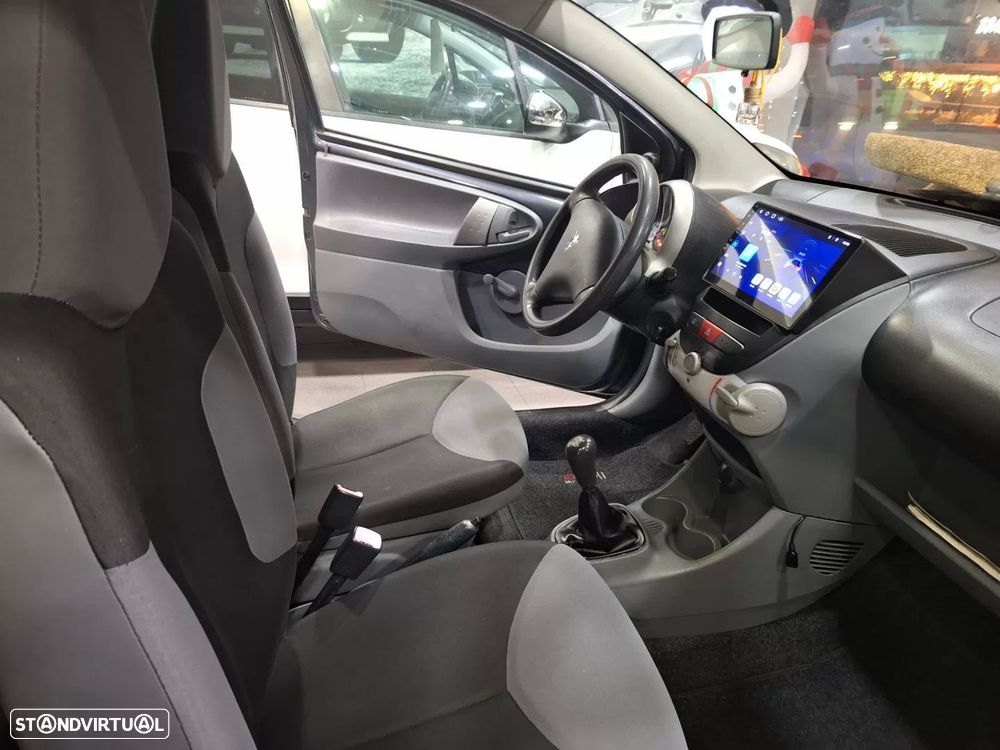 Peugeot 107 1.0 Trendy - 2