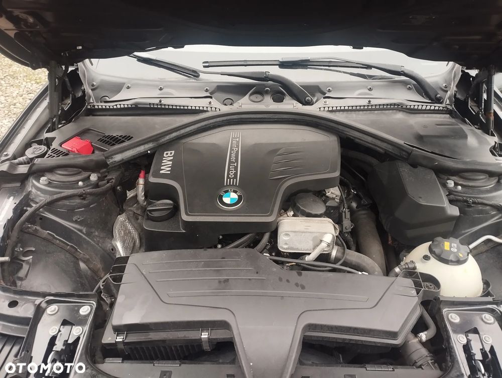 BMW Seria 3 320i - 18