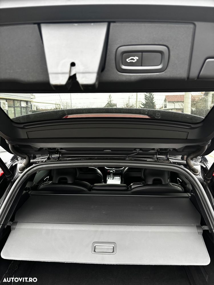 Volvo XC 60 D4 AWD Geartronic RDesign - 27