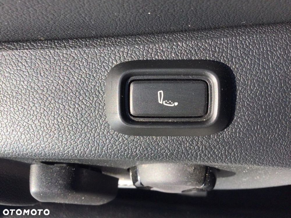 Volkswagen Passat Variant 1.5 TSI EVO Elegance DSG - 30