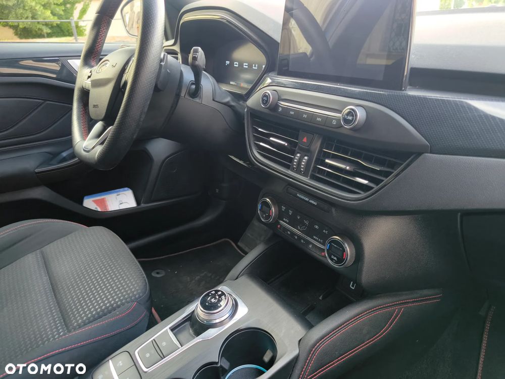 Ford Focus 1.5 EcoBoost ST-Line X - 17