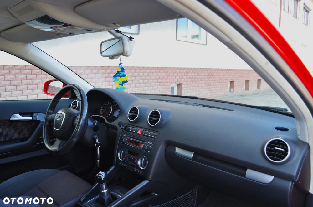 Audi A3 3-drzwiowe 2.0 FSI Attraction - 19