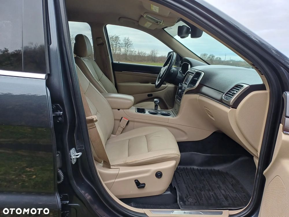 Jeep Grand Cherokee - 19