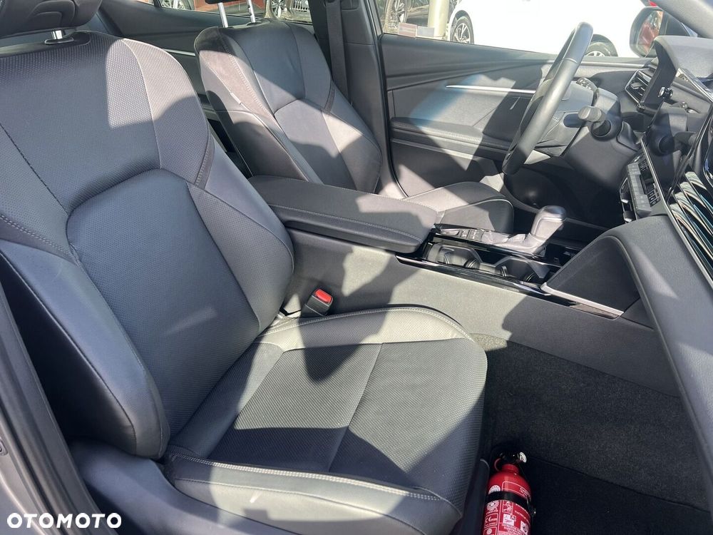 Toyota Camry - 17
