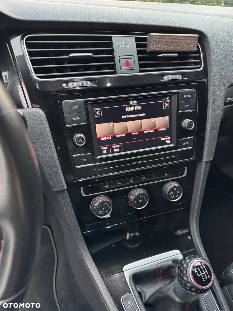Volkswagen Golf VII 2.0 TSI BMT GTI - 16