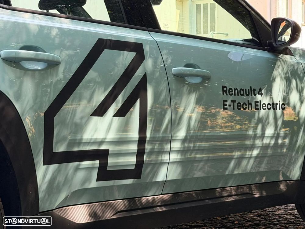 Renault 4 E-Tech 52 kWh Techno Autonomia Conforto - 11