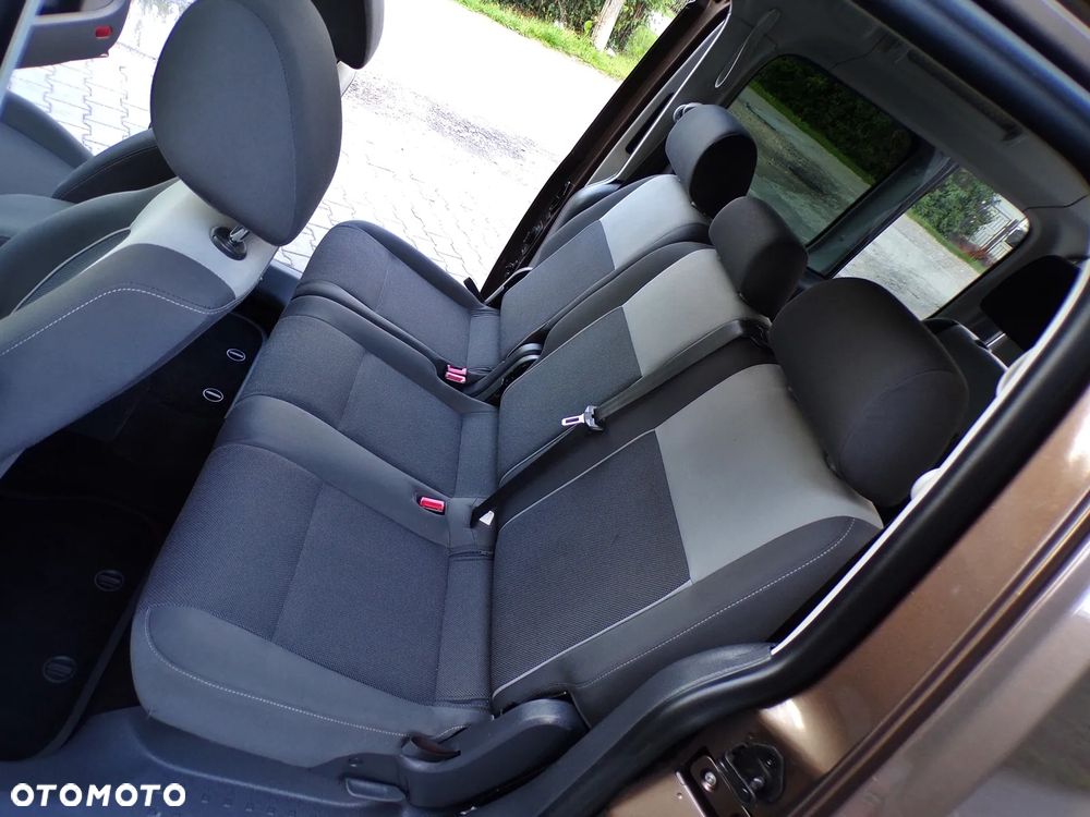 Volkswagen Caddy Maxi Comfortline - 23