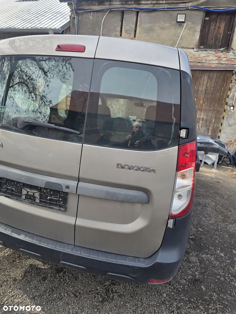 Drzwi  tył prawy Dacia  dokker w  kolorze TEHNK - 1