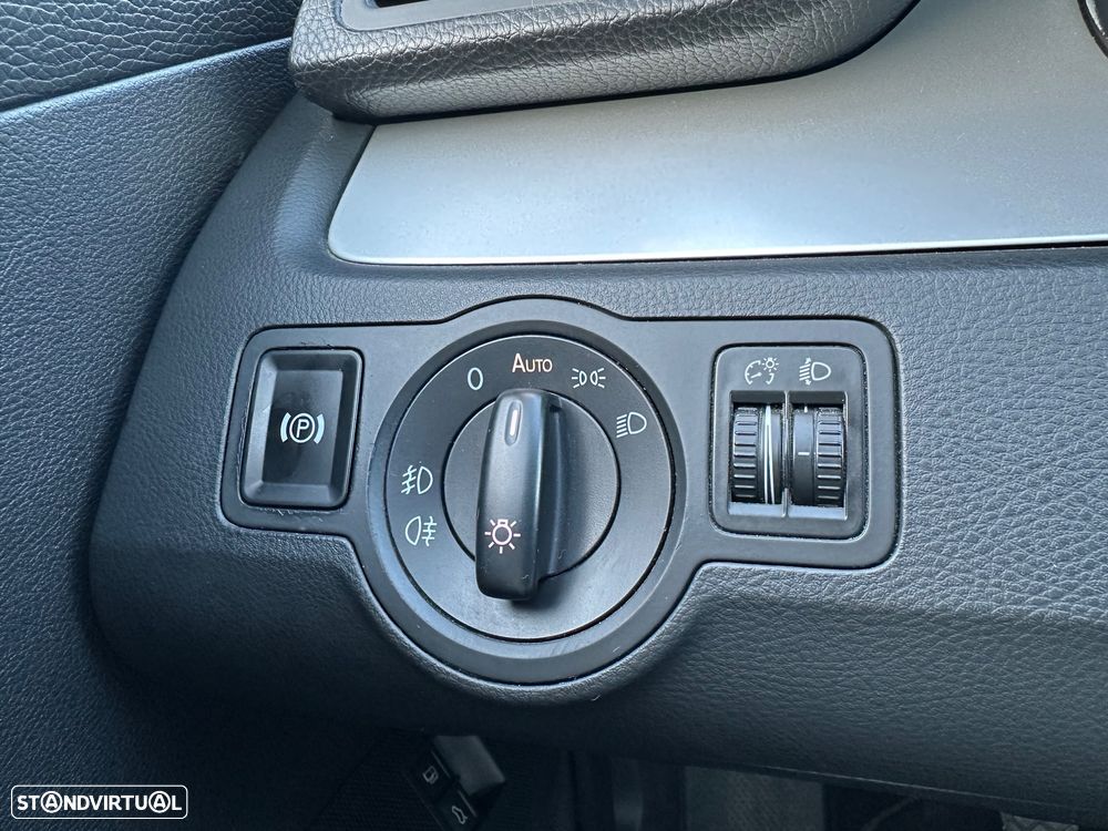 VW Passat 1.6 TDI Confortline - 23