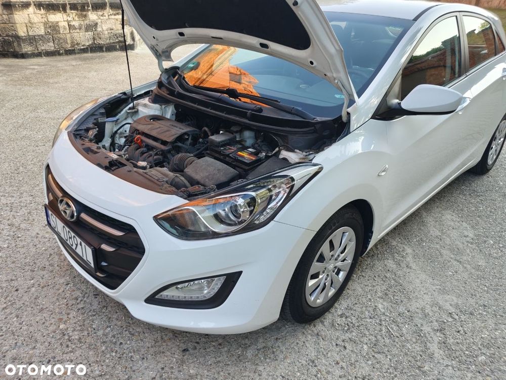 Hyundai i30 blue 1.4 Style - 11